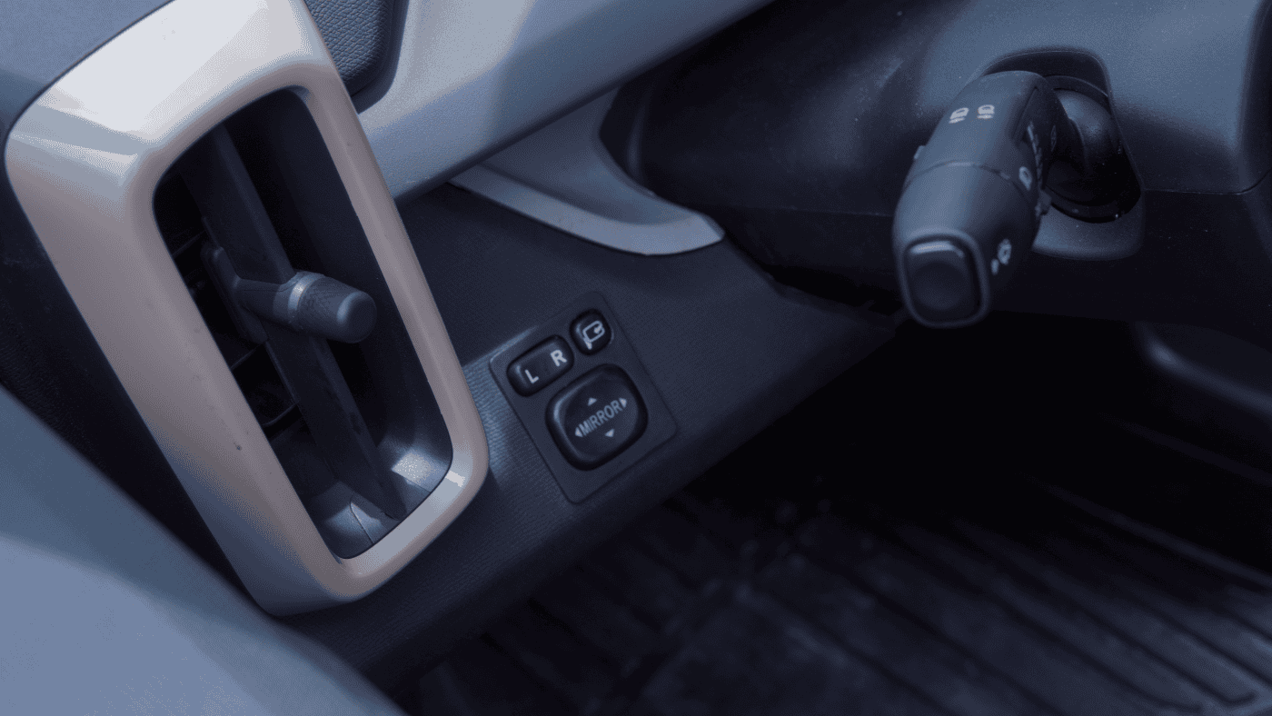 Hình ảnh: Lắp Gương Chỉnh Điện VF3