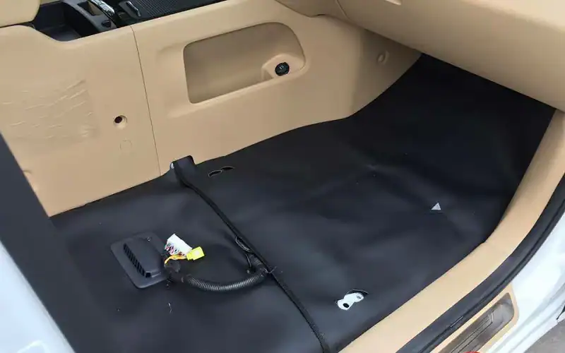 Hình ảnh: Thảm lót sàn ô tô bắng simili