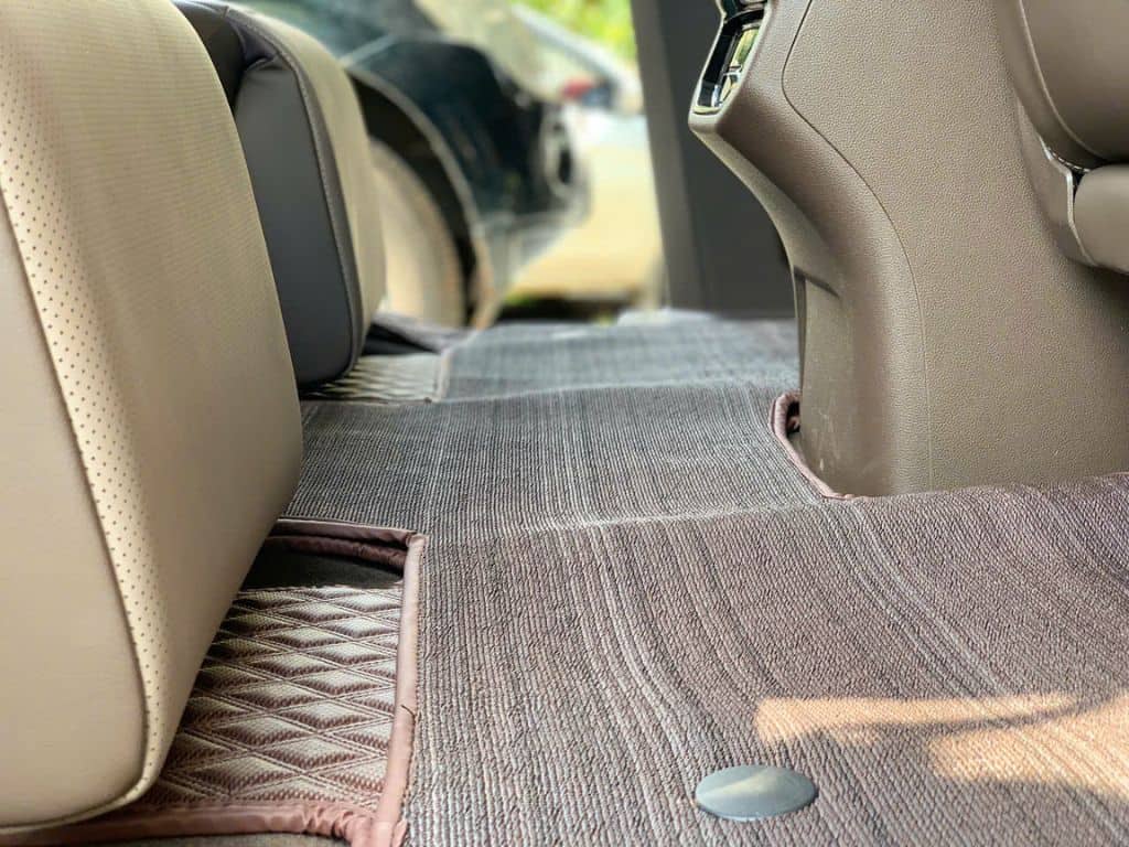 Hình ảnh: Thảm lót sàn ô tô bằng nỉ 